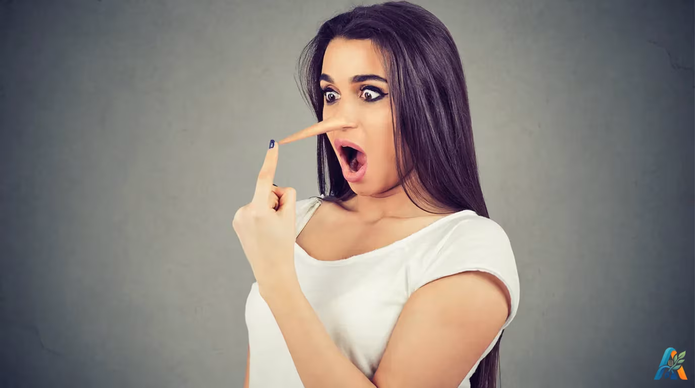 Wanita ekspresi terkejut dengan hidung panjang seperti Pinokio menunjuk wajahnya, konsep berbohong atau hoax.