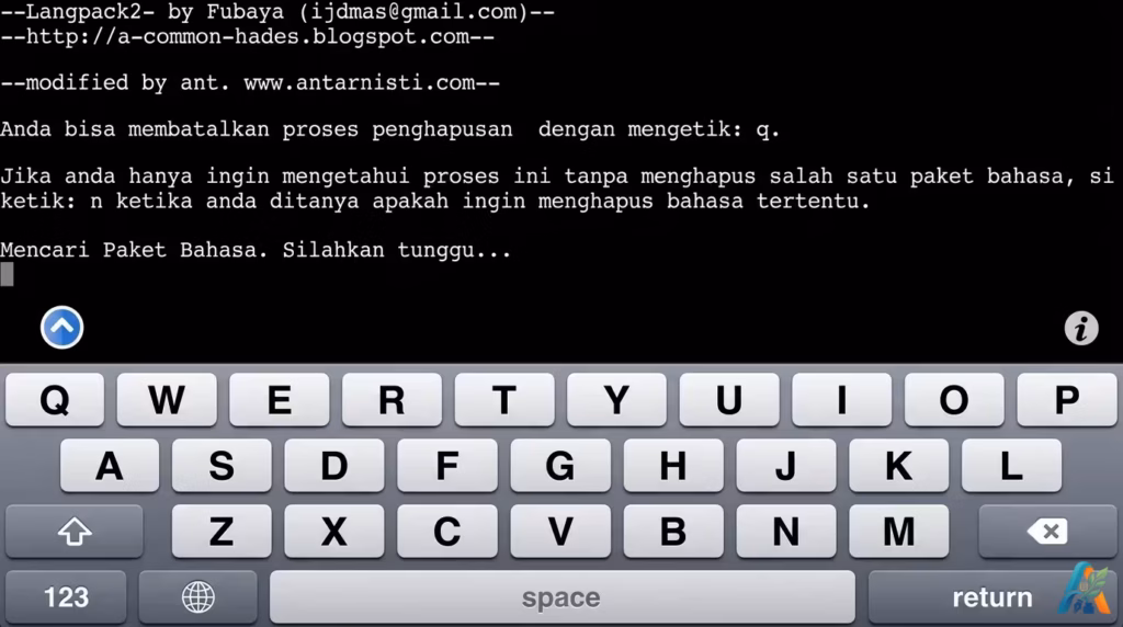 Tampilan antarmuka baris perintah (terminal) pada perangkat seluler yang sedang menjalankan skrip penghapusan paket bahasa dengan papan ketik di layar.