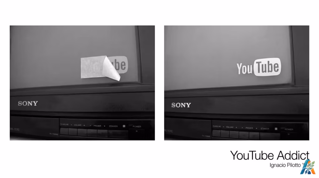 Proses menempelkan stiker transfer logo YouTube pada sudut layar TV tabung hitam merek Sony