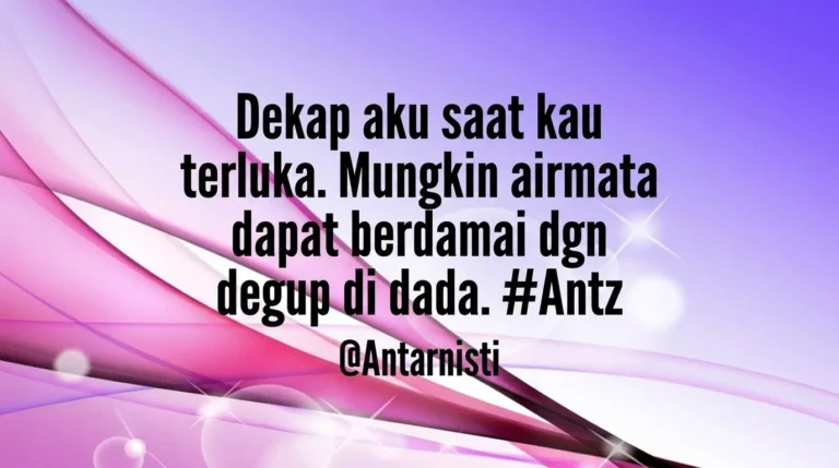 Kutipan puitis tentang kedamaian dan luka karya Antarnisti dengan latar belakang abstrak berwarna ungu dan merah muda yang elegan.