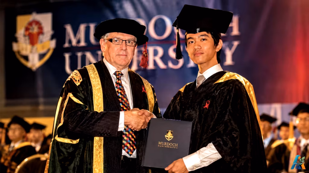 Prosesi wisuda Gibran Rakabuming di Murdoch University, Australia, bersama pejabat akademik dalam polemik ijazah tahun 2010.